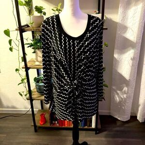 Nice stretchy ALFANI tie top 1X